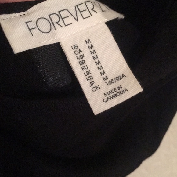 Simple black dress - Picture 4 of 4